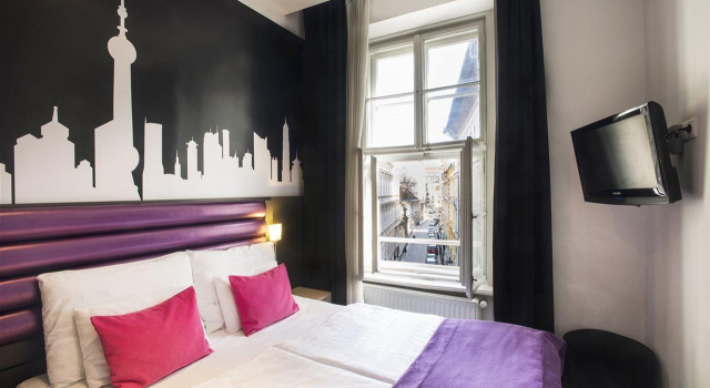 Domino Hostel, Забронировать Хостел Хостелы Будапешта, рядом с Станция метро Vorosmarty Square, Хостел