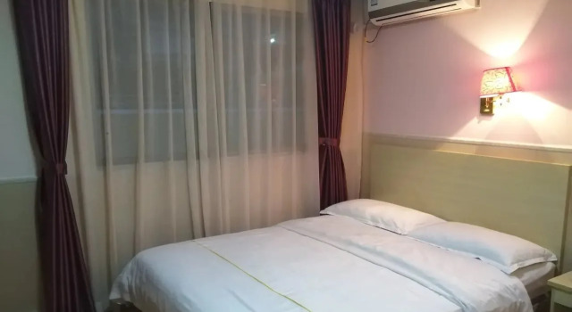Shenzhen Jingnan Hotel (East Station Buji Subway Station), Rezerwuj Hotel Hotele w Shenzhen z parkingiem, Parking