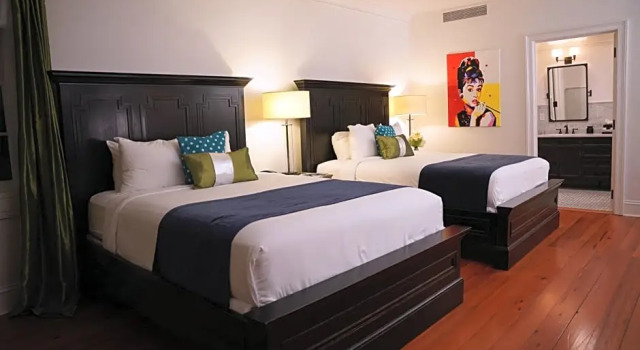 Четырёхместный номер Deluxe Royal Frenchmen Hotel and Bar
