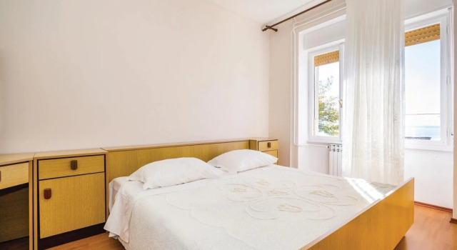 Beautiful Home in Icici With Wifi and 1 Bedrooms