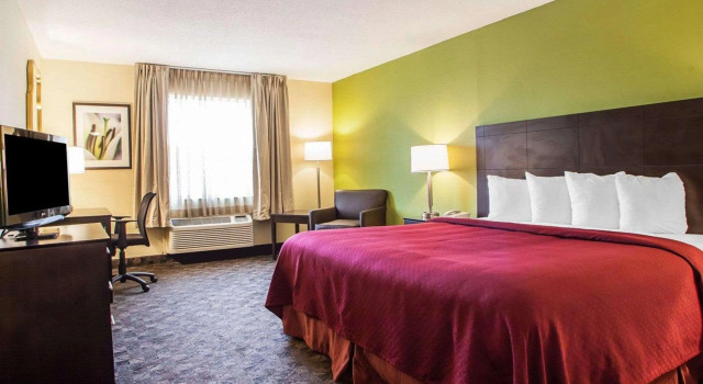 Quality Inn Saint Louis Airport