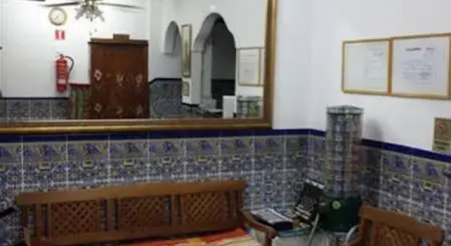 Hostal Restaurante La Giralda, Забронировать Отель Рота Коста-де-ла-Лус, рядом с El Chorrillo