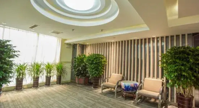 Linyi Mengnuo Hotel (University City bus station store), Prenota Hotel Hotel a Shandong con parcheggio, Parcheggio