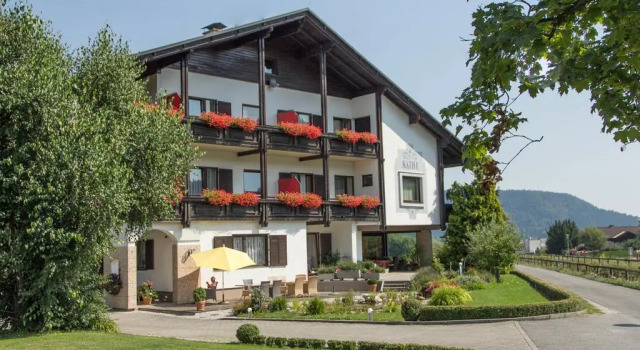 Appartements Käthe, Забронировать Отель Финкенштайн Факер-Зе