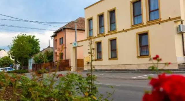 Casa cu Nuc, Rezerwuj Hotel Alba Iulia Alba