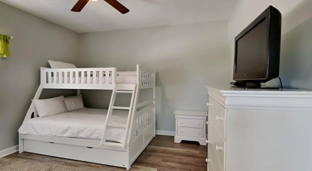 Destin Breeze by Southern Vacation Rentals, Rezerwuj Hotel Hotele w Emerald Coast z parkingiem, Parking