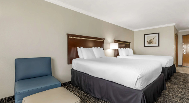 Четырёхместный номер Standard Best Western Plus Lake Worth Inn & Suites