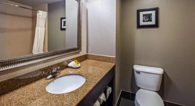 Люкс Best Western Plus Midwest City Inn & Suites