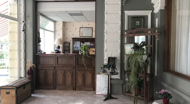 Hôtel Evian Express - Terminus, Забронировать Отель Отели в центре Эвиан-ле-Бен, в центре