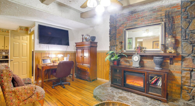 Cozy Corner in Memphis - 4 Miles to Graceland!, Book Feriehus Villaer i Memphis, Villa