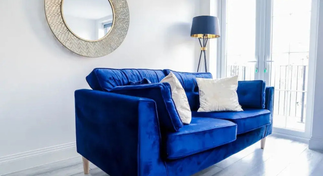 Luxurious 1 Bed Apartment - Free Wifi and Parking, Забронировать Апартаменты/квартира Отели High Weald с парковкой, Парковка