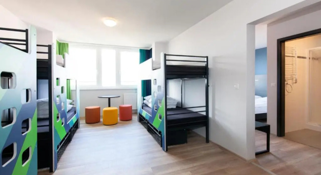 Postel ve společném pokoji Hotel Fortuna Rhea