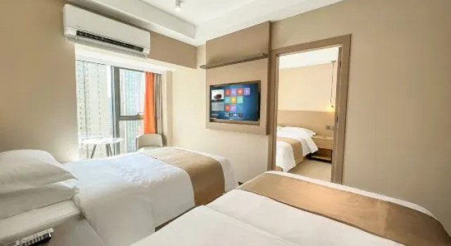 Семейный люкс Jinqi Hotel (Urumqi High-speed Railway Station)