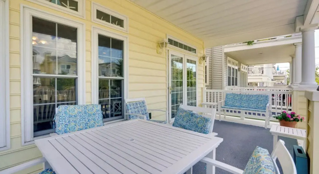 Апартаменты с 3 комнатами с балконом Sunny Ocean City Retreat ~ Qtr-mi to Beach!