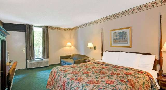 Days Inn by Wyndham Cornelius Lake Norman, Book Hotel Cornelius North Carolina