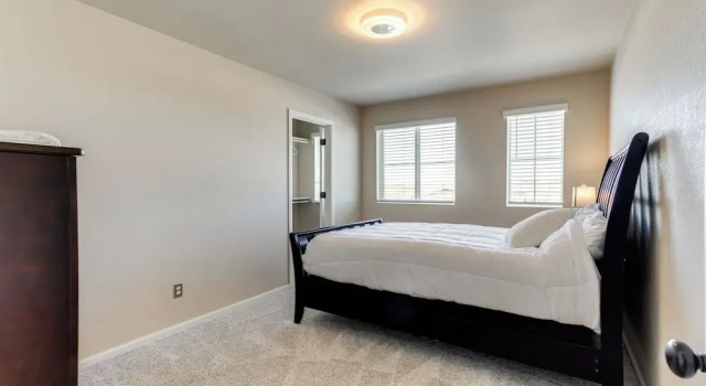 Коттедж 17 Mi to Downtown Denver: Modern Aurora Home!