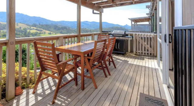 Апартаменты Coromandel Seaview Motel