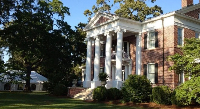 Rosewood Manor House B&B, Забронировать Отель «постель и завтрак» Отели Южной Каролины с парковкой, Парковка