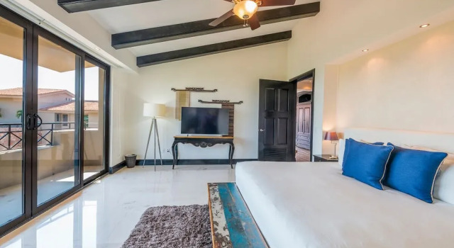 Beautiful 3 Bedroom Condo, Забронировать Апартаменты/квартира Апартаменты Наярит, Апартаменты/квартира
