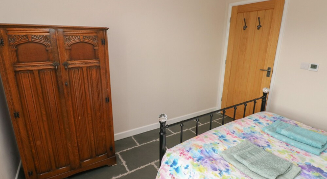 Ystabl Robyn, Забронировать Дом для отпуска Лланддарог Carmarthenshire