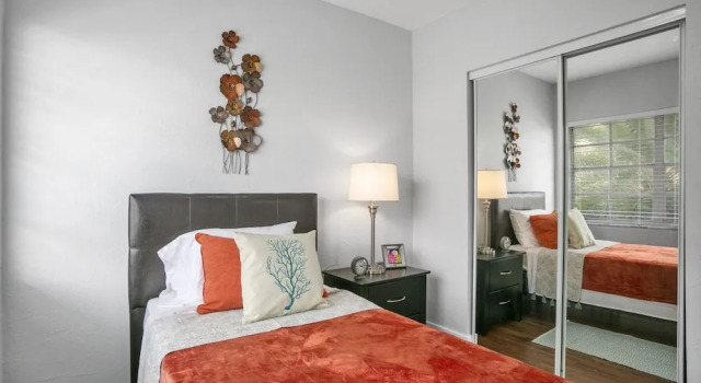 2 Bedroom Deluxe Apt on Collins Ave
