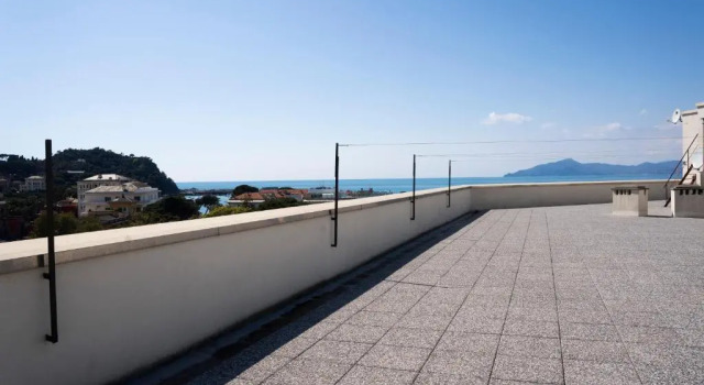 Апартаменты 025 - Casa Panoramica in centro, 90metri SPIAGGIA VISTA MARE con TERRAZZO Vista Portofino