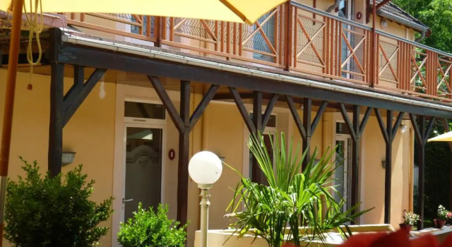 Двухместный номер Standard с видом на сад The Originals Boutique, Hôtel Clos Sainte Marie, Nevers