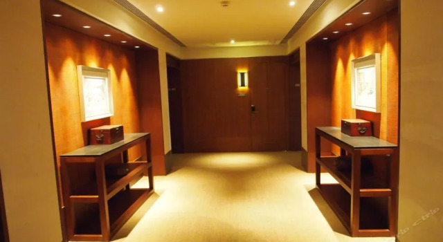 Ruili Hotel