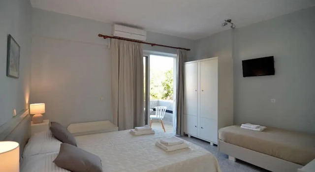 Трёхместный номер Standard с балконом Arion Beach Hotel