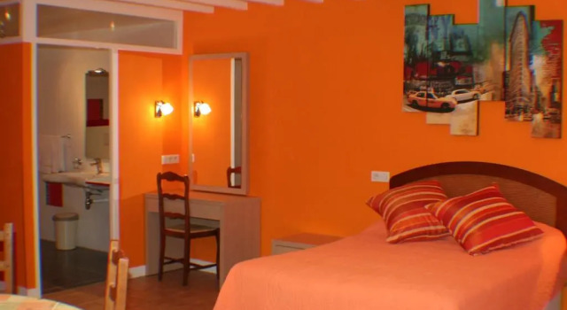 Номер Standard Logis Hôtel & Restaurant Aux Tauzins