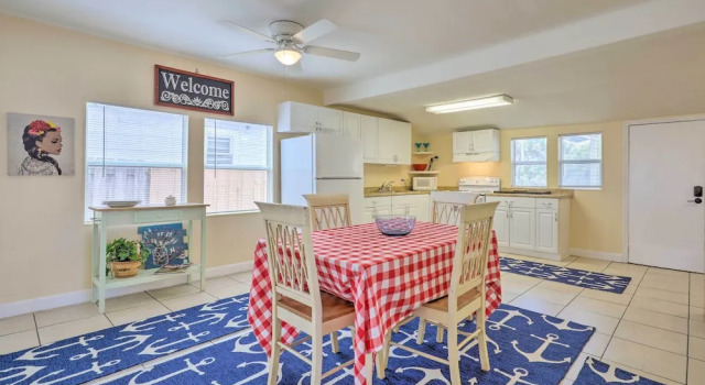 Surfside Oceanfront Cottage w/ Beach Access!, Забронировать Дом для отпуска Виллы Saint Augustine Area, Вилла