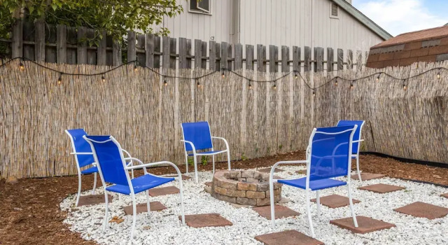 Апартаменты Updated Townhome: Near Airport & Shopping!