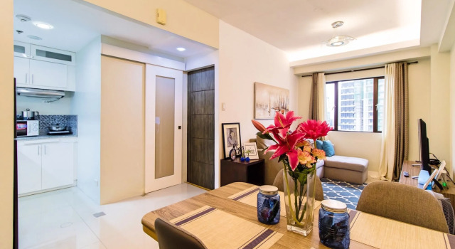 Forbestown Place at The Fort BGC, Забронировать Отель Тагиг 