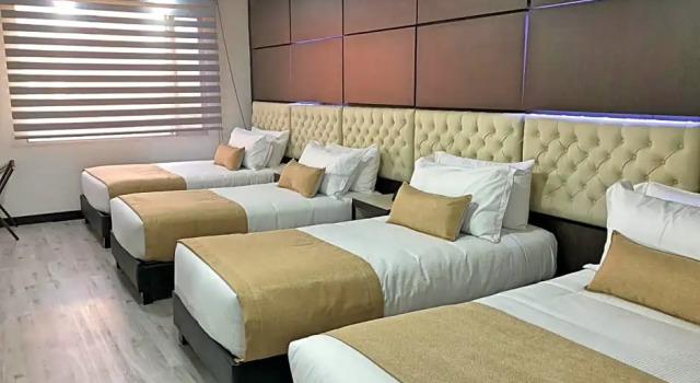 Семейный номер Standard Hotel American Visa Tower