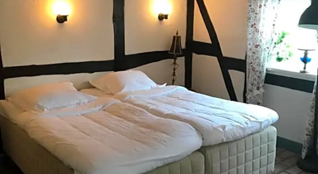 Tunneberga Gästgifvaregård, Book Hotel  