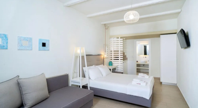 Студия Comfort с балконом Aelia Villa