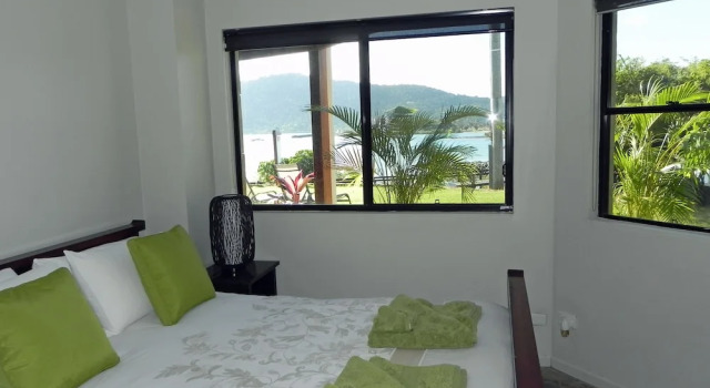 Люкс Standard с 2 комнатами Airlie Waterfront Bed & Breakfast