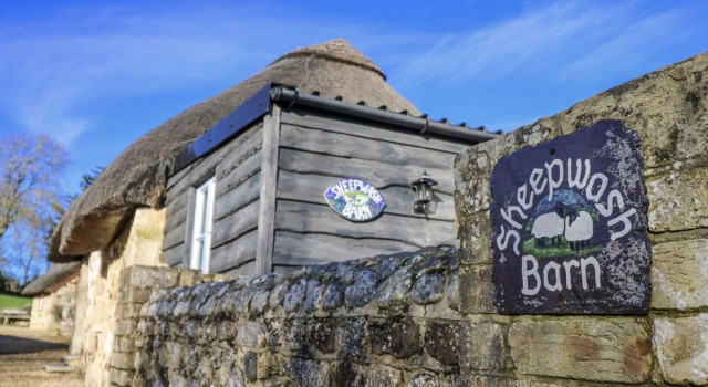 Sheepwash Barn, Забронировать Дом для отпуска Виллы Тотленд, рядом с Пляж Тотленд-Бэй, Вилла