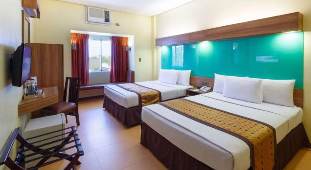 Четырёхместный номер Standard Microtel by Wyndham Davao
