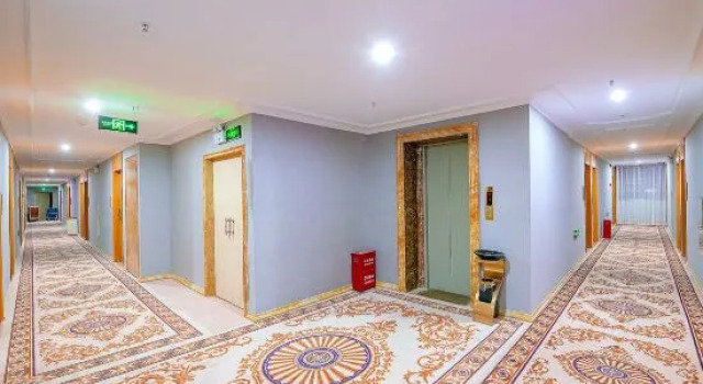 City Yinhao Hotel (Nanning 24 Middle School Beihu Subway Station), Rezerwuj Hotel Hotele w Nanning z parkingiem, Parking