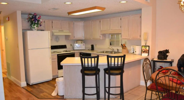 River Place Condos 411 3BD