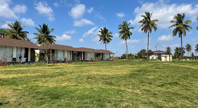Veerdency Luxury Resort - 3 Km to Banglore Airport, Забронировать Курортный отель Бизнес-отели штата Карнатаки, 4* 5*