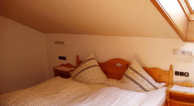 Апартаменты Мансарда c 1 комнатой Gästehaus zur Färbe Apartments