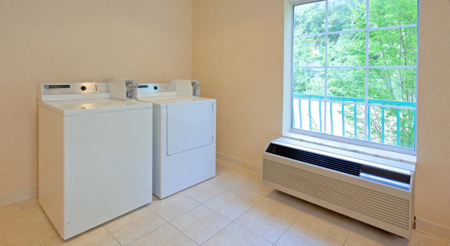 Holiday Inn Express And Suites Mount Arlingto