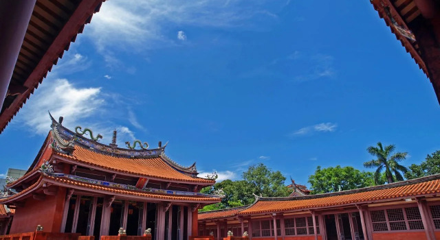 flower house, Забронировать Отель Отели Тайнань 3 звезды, рядом с Zhongshan Park, 3*