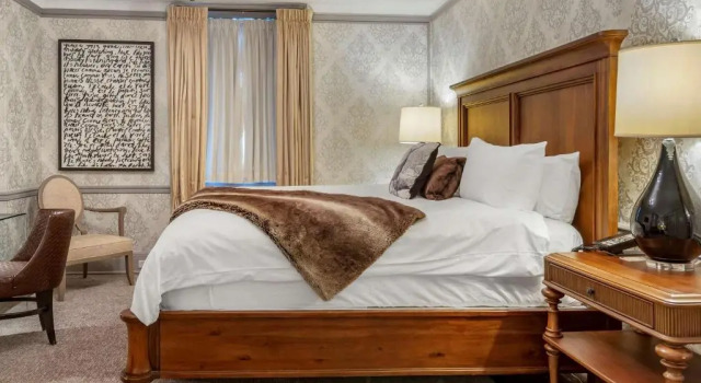 Люкс The Fort Garry Hotel, Spa and Conference Centre, an Ascend Collection Hotel