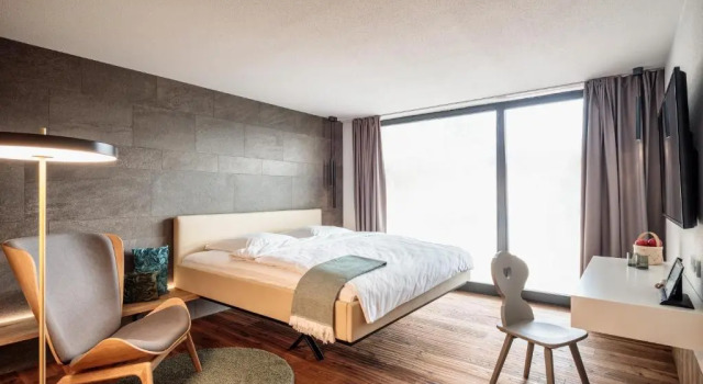 Полулюкс с балконом Romantik Hotel Hirschen