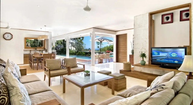 Вилла Luxury Villa Champa - Family Friendly Accessible villa inc Pool Fence and Car and Driver