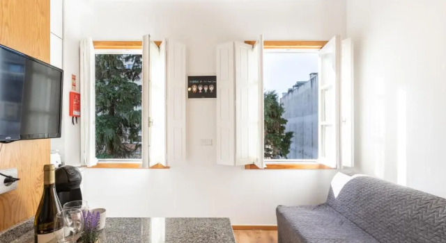 Студия 733 Costa Cabral Metro Residence