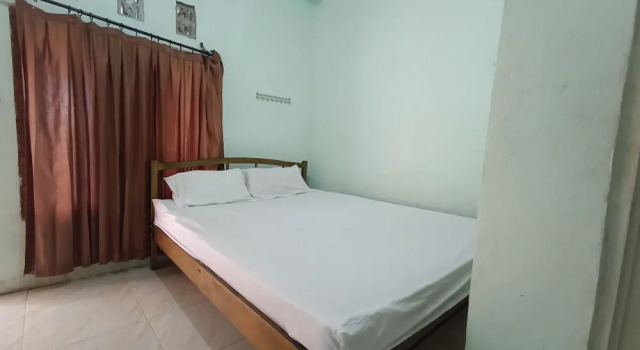 Номер Deluxe OYO 93729 Radesa Family Homestay